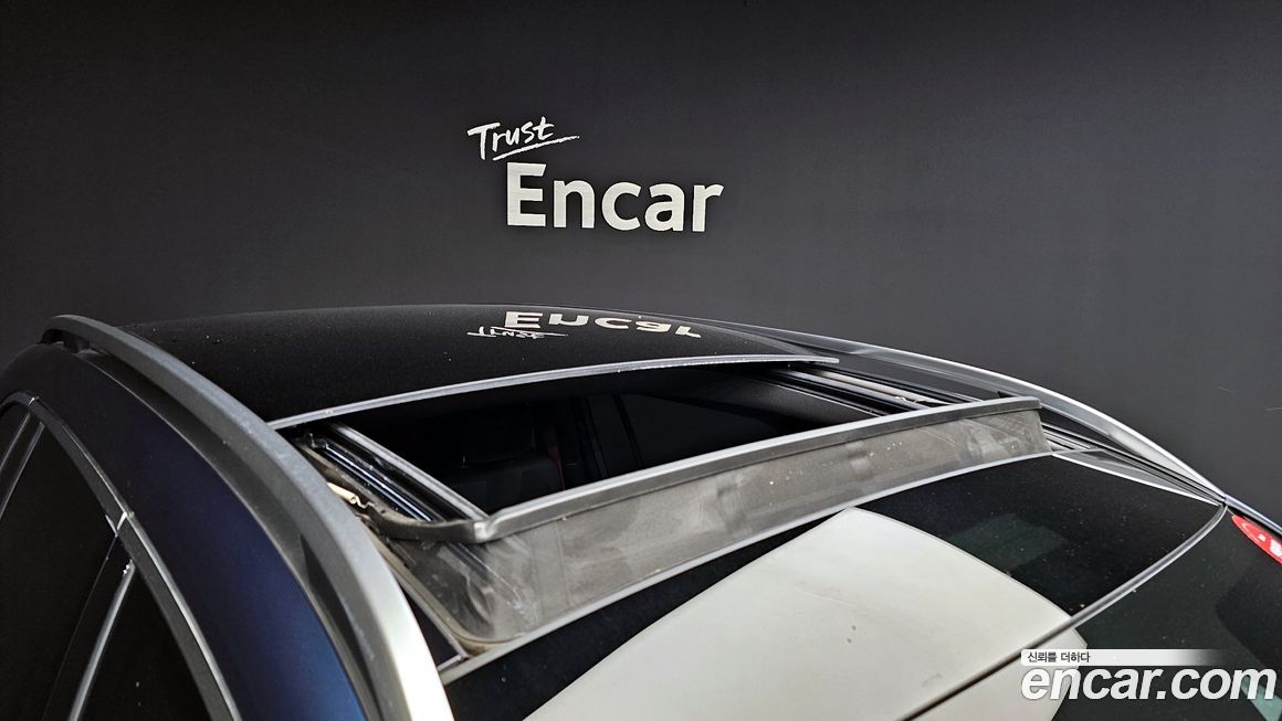 Mercedes-Benz GLB-Class 2023