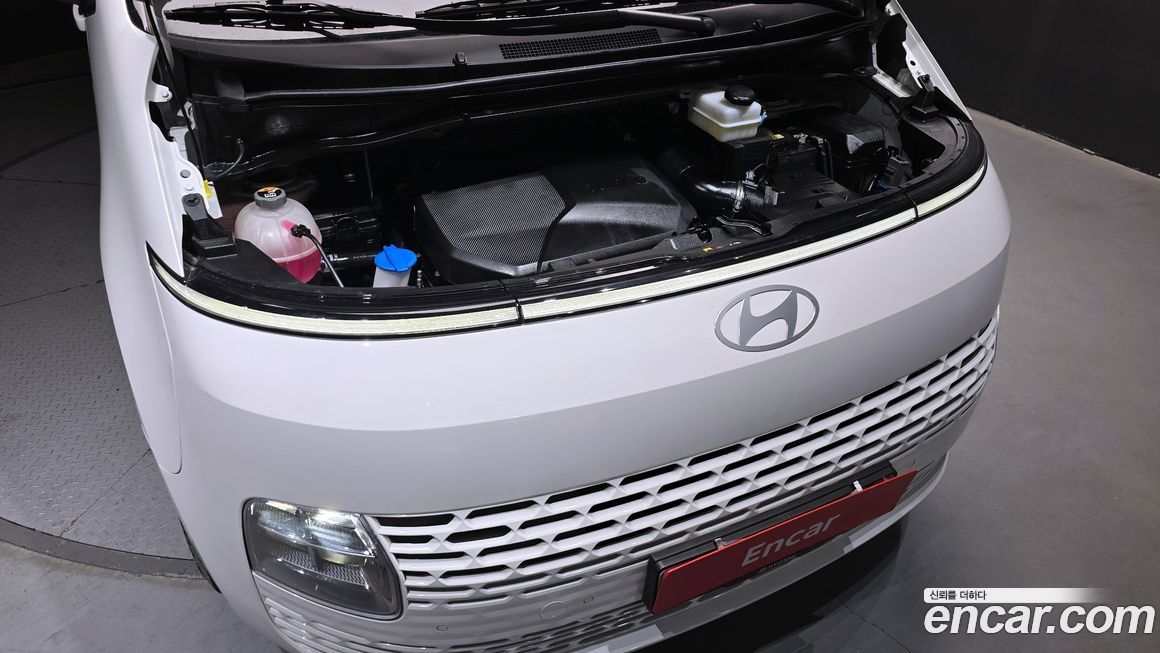 Hyundai Staria 2025