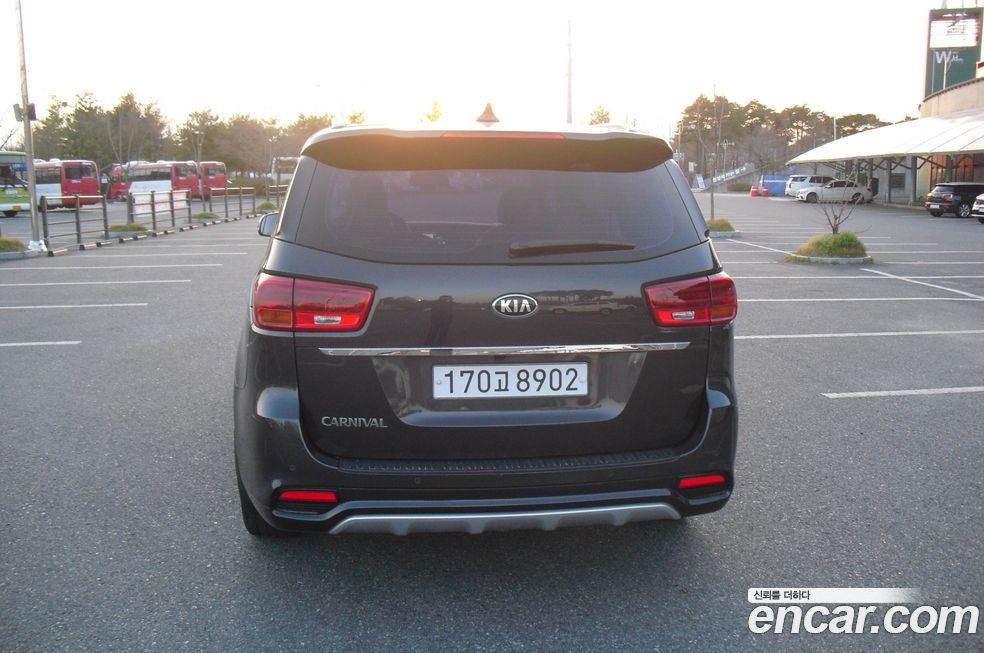 Kia Canival 2019