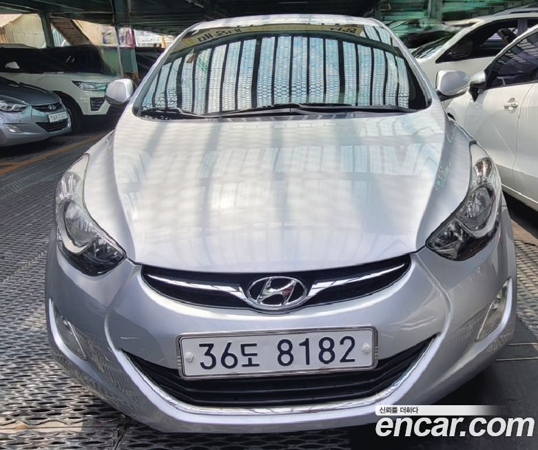 Hyundai AVANTE 2011