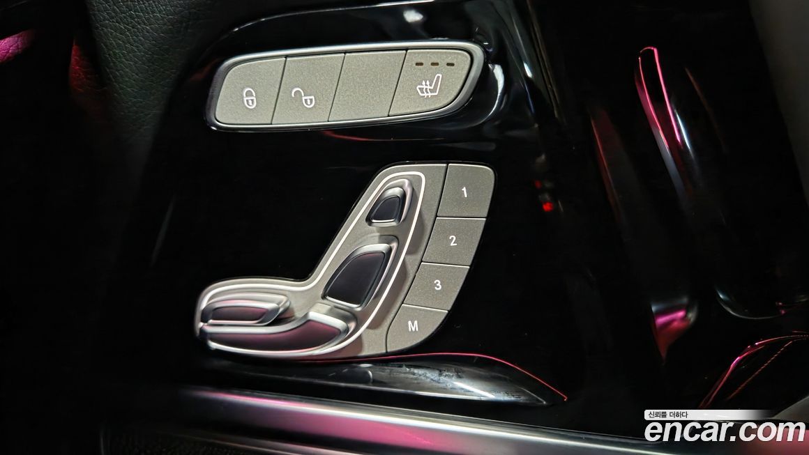 Mercedes-Benz G-Class 2025