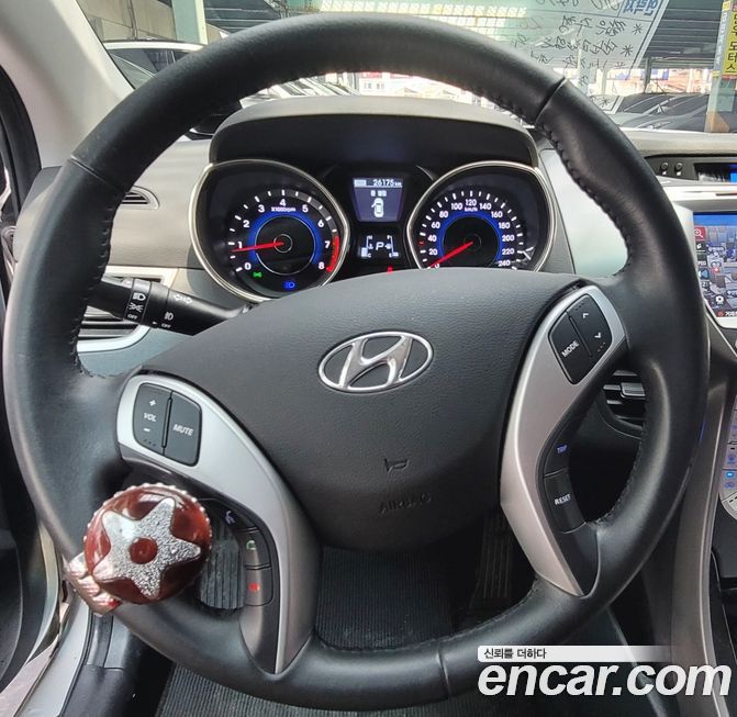Hyundai AVANTE 2011