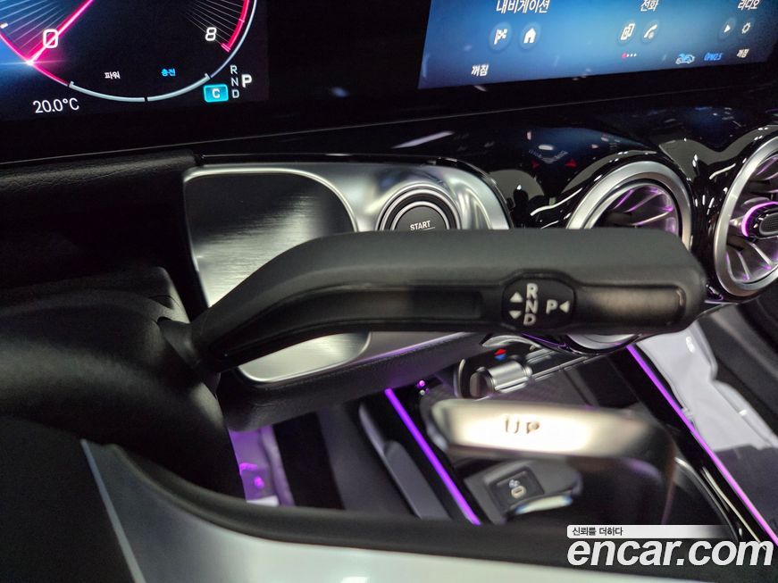 Mercedes-Benz GLB-Class 2025