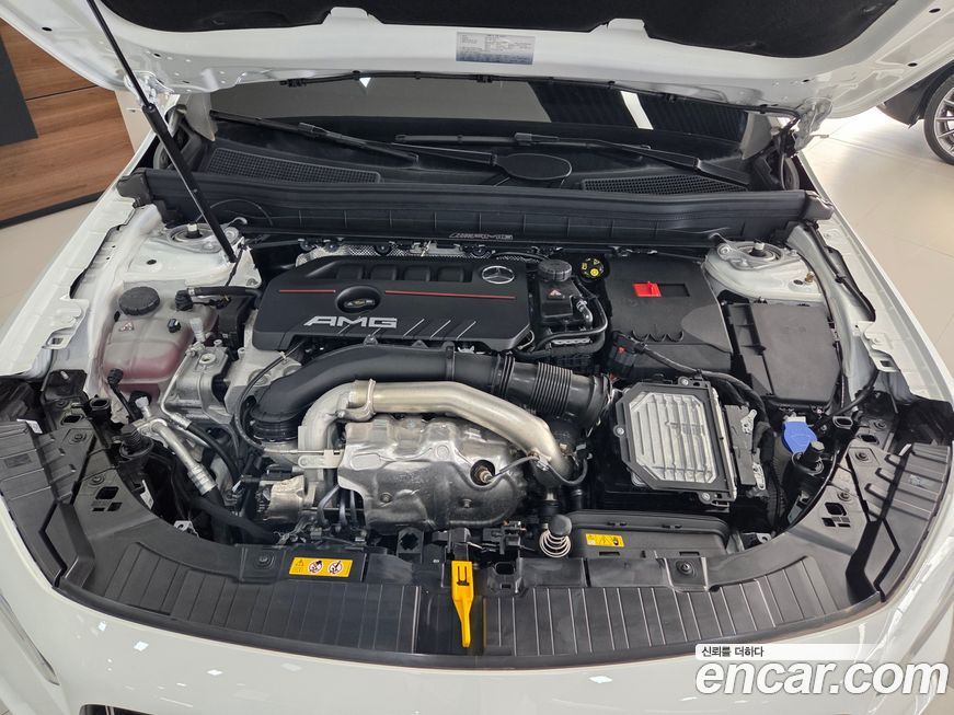 Mercedes-Benz GLB-Class 2025