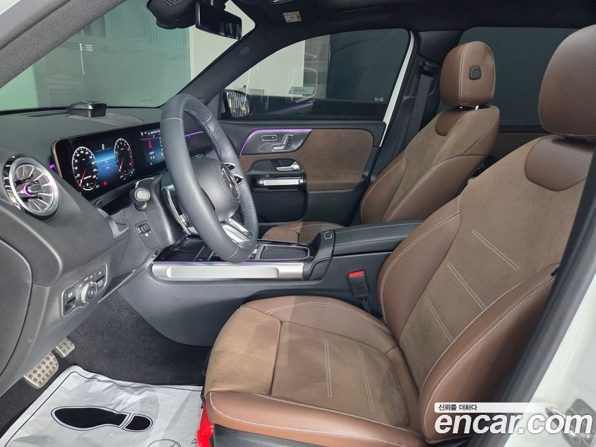 Mercedes-Benz GLB-Class 2025