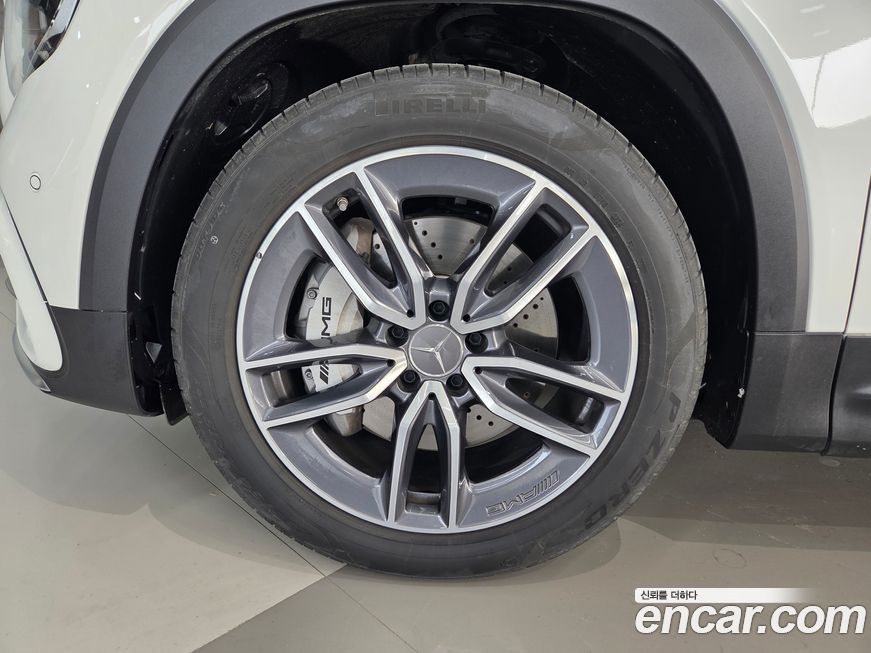 Mercedes-Benz GLB-Class 2025