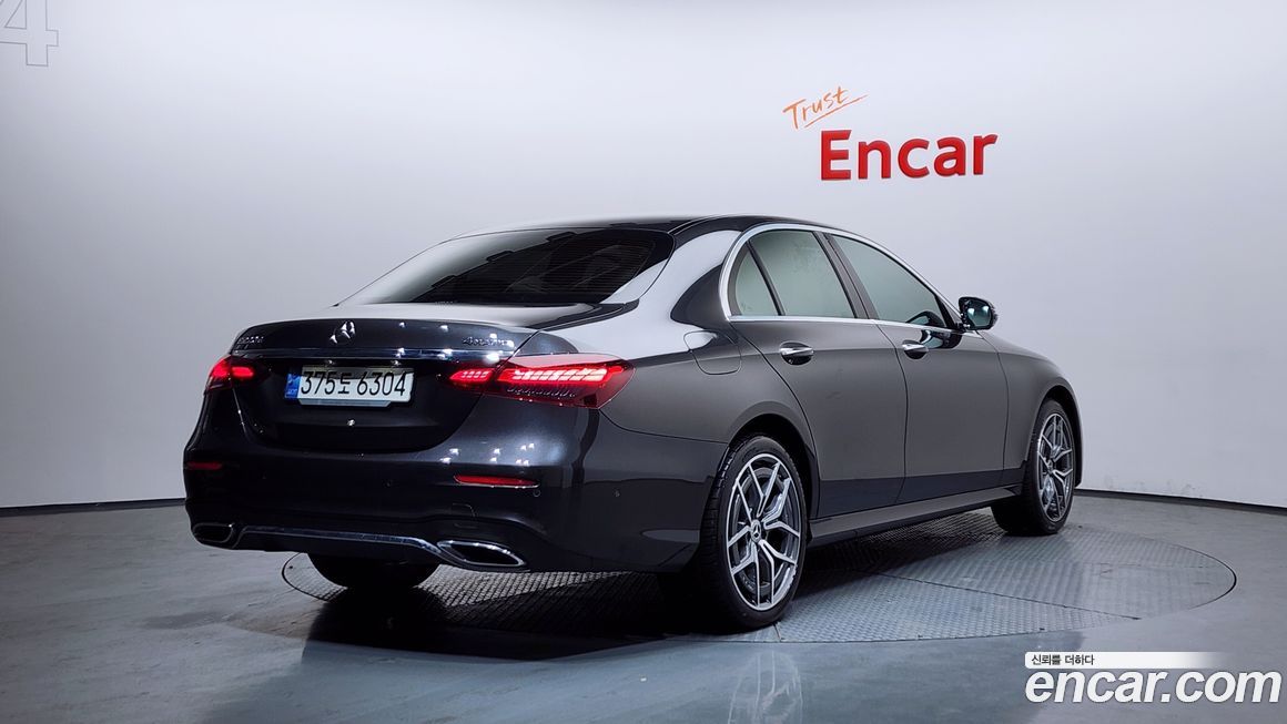 Mercedes-Benz E-Class 2022