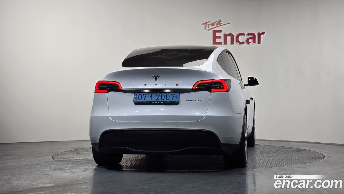 Tesla Model Y 2021