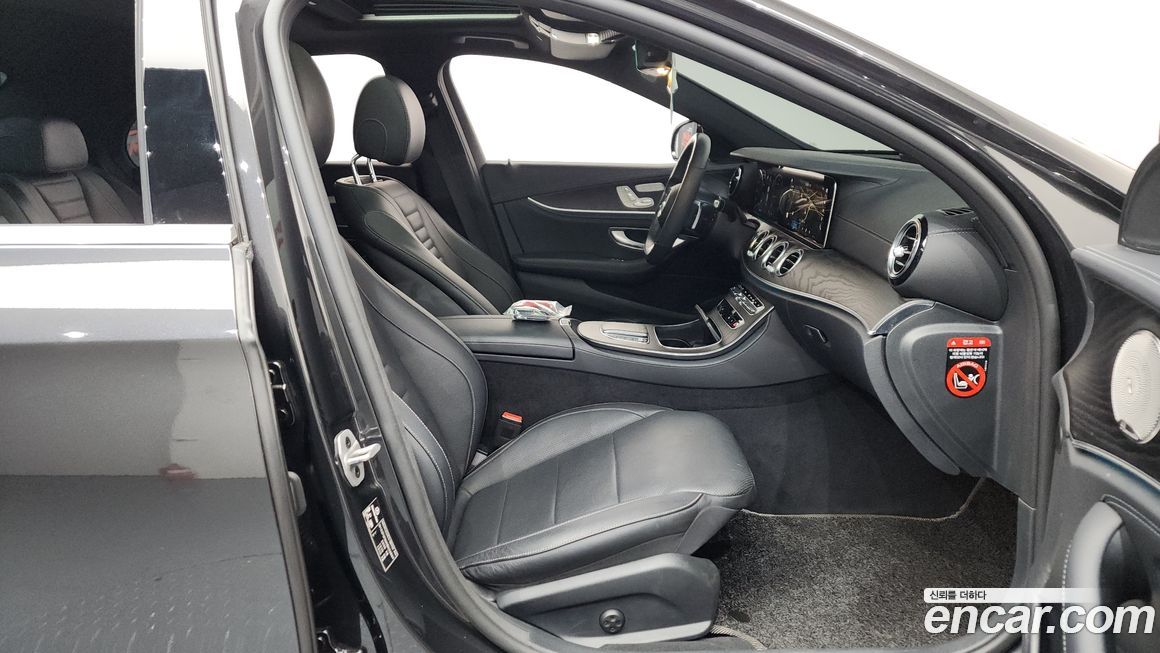 Mercedes-Benz E-Class 2022