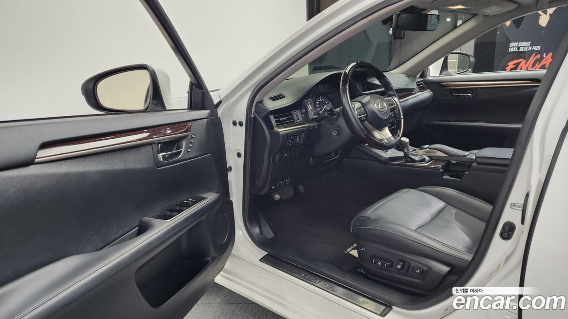 Lexus ES 2017