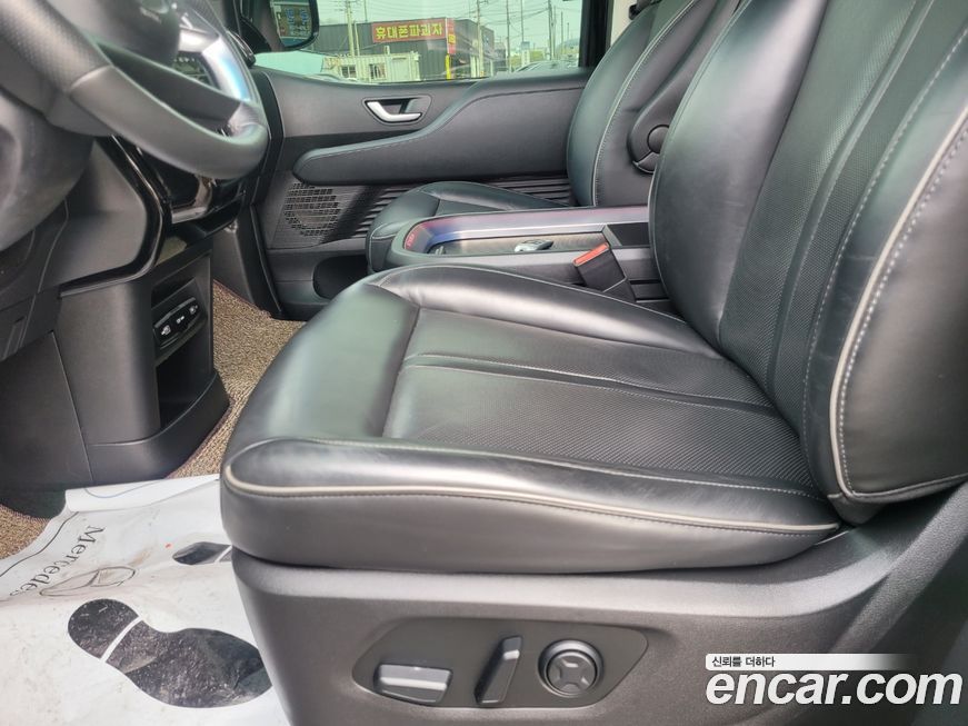 Hyundai Staria 2022