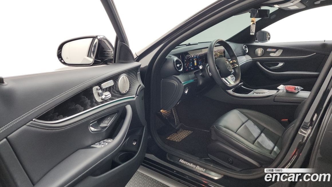 Mercedes-Benz E-Class 2022