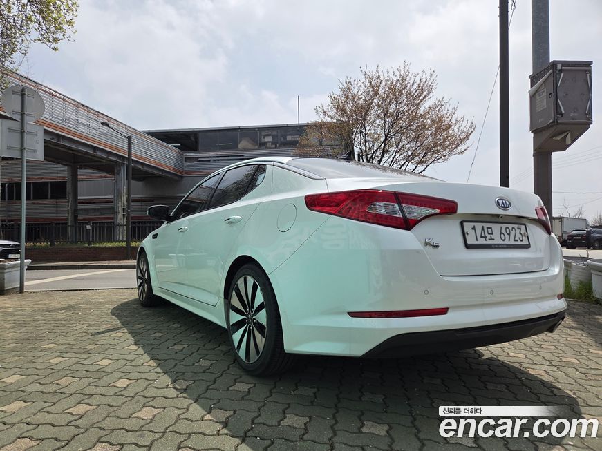 Kia K5 2011