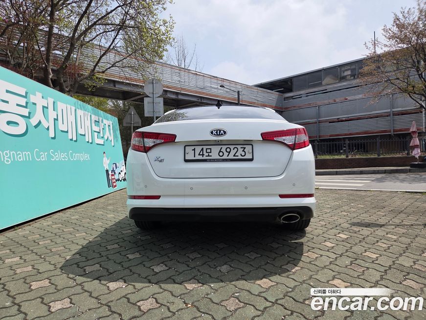 Kia K5 2011