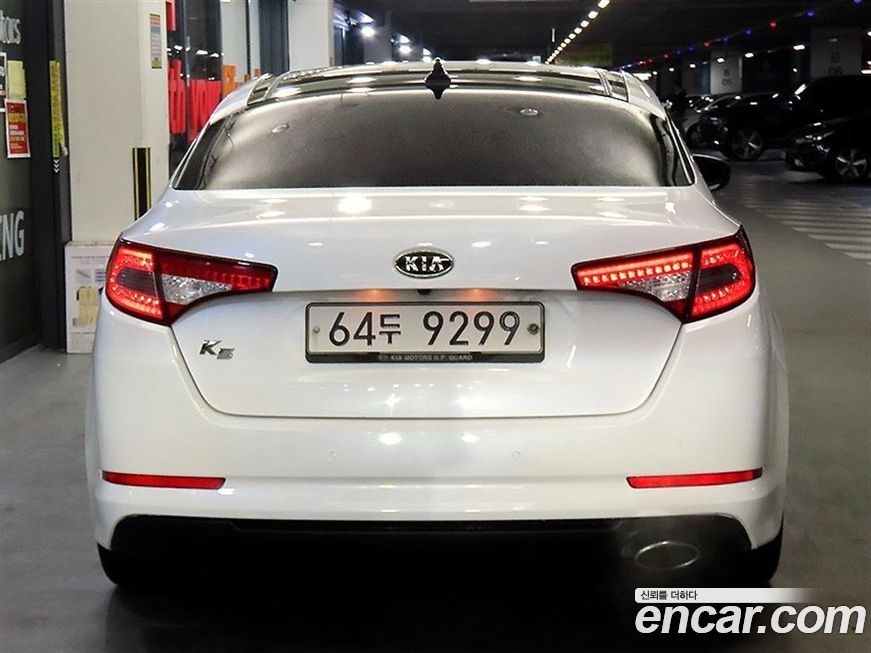 Kia K5 2011