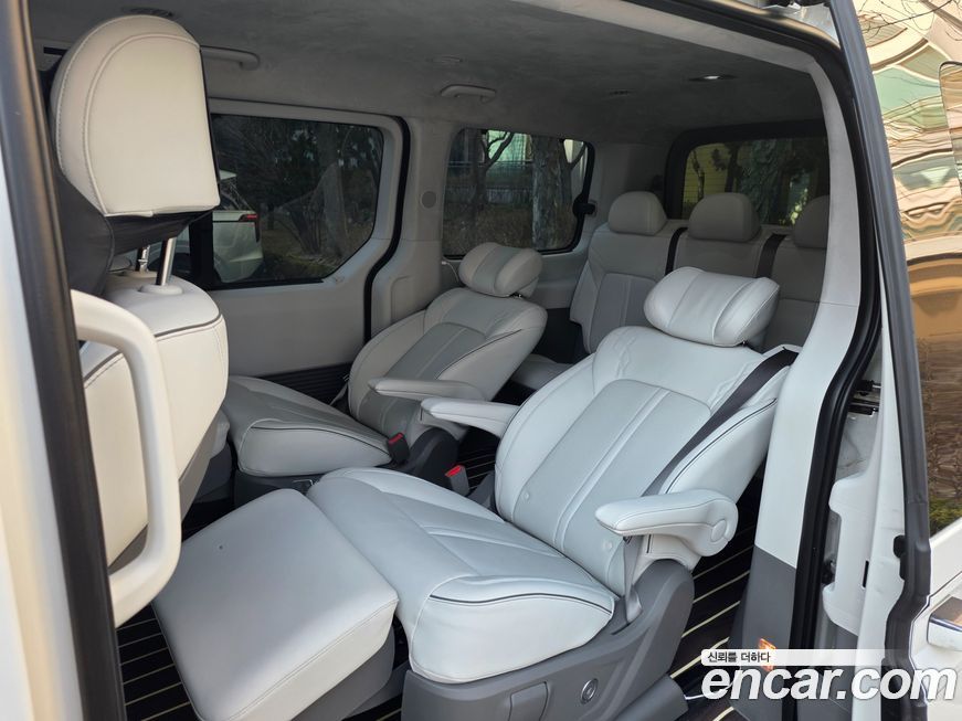 Hyundai Staria 2025