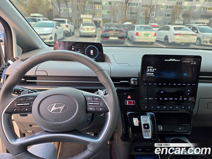 Hyundai Staria 2025