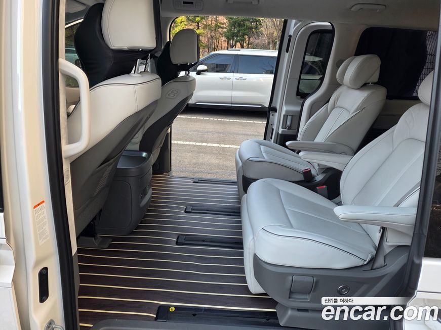 Hyundai Staria 2025