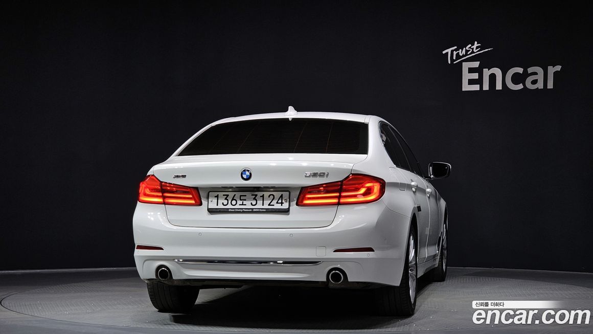 BMW 5-Series 2020