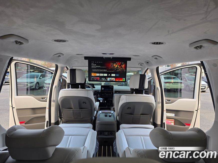 Hyundai Staria 2025