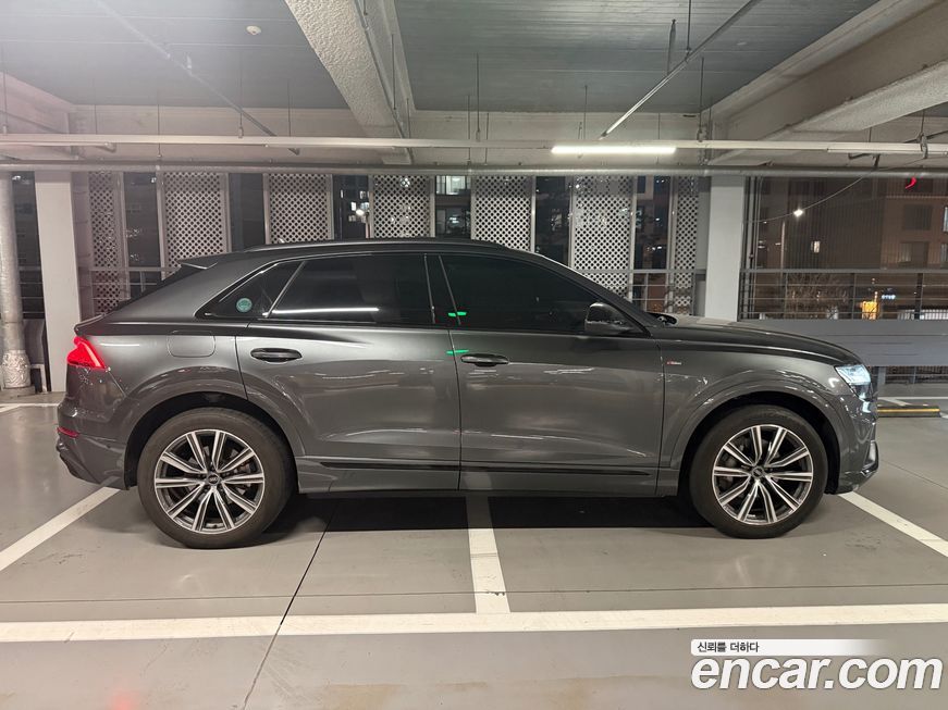 Audi Q8 2021