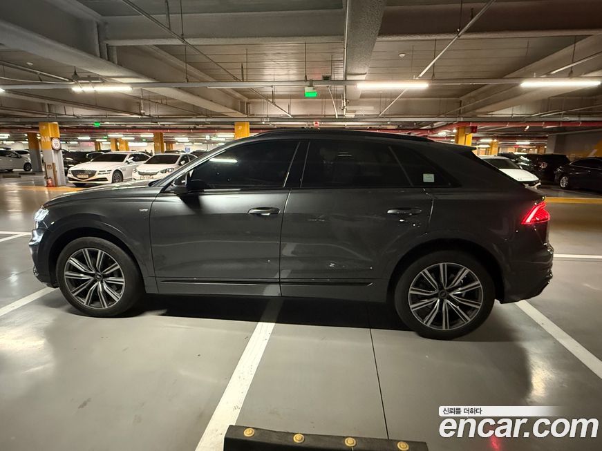 Audi Q8 2021