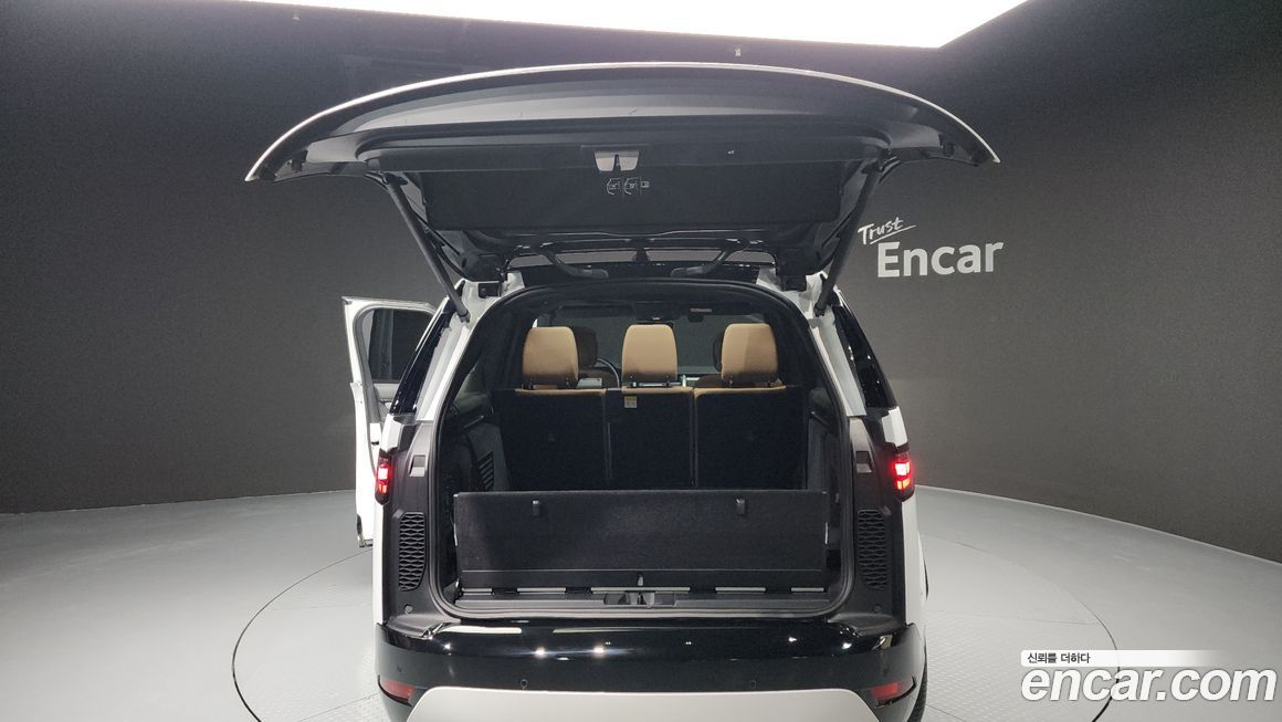 Land Rover Discovery 2025