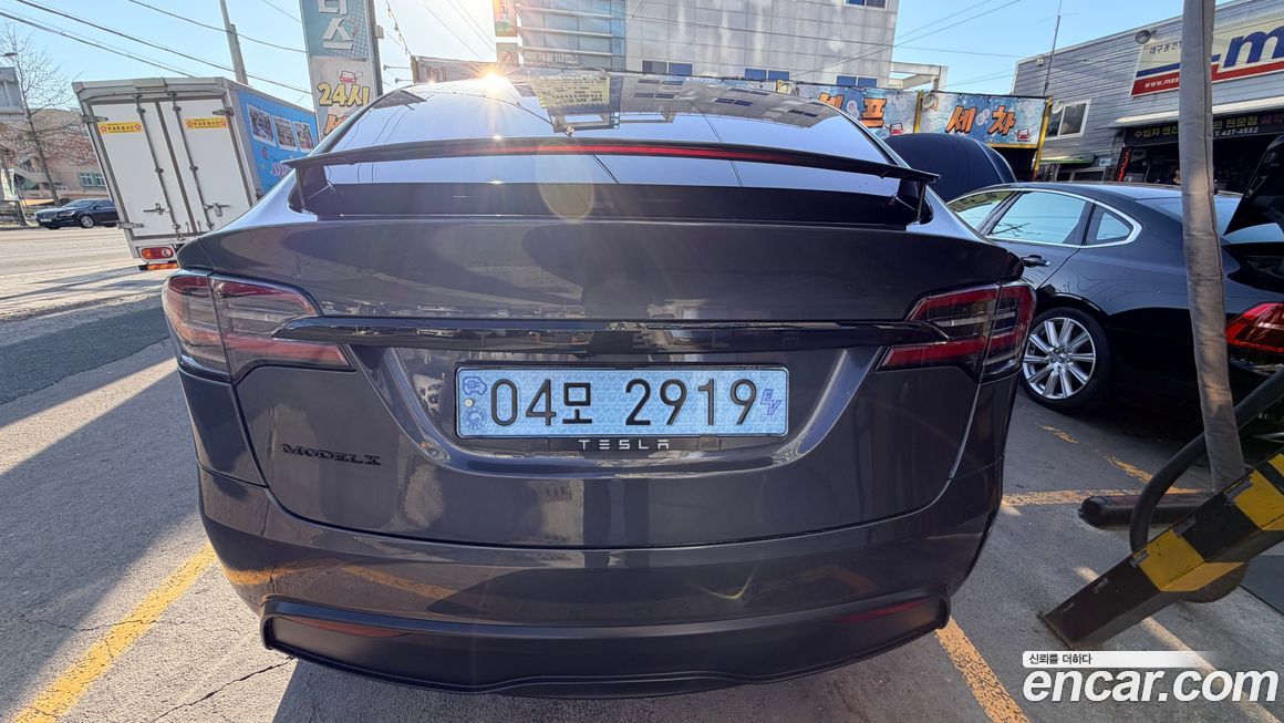 Tesla Model X 2023