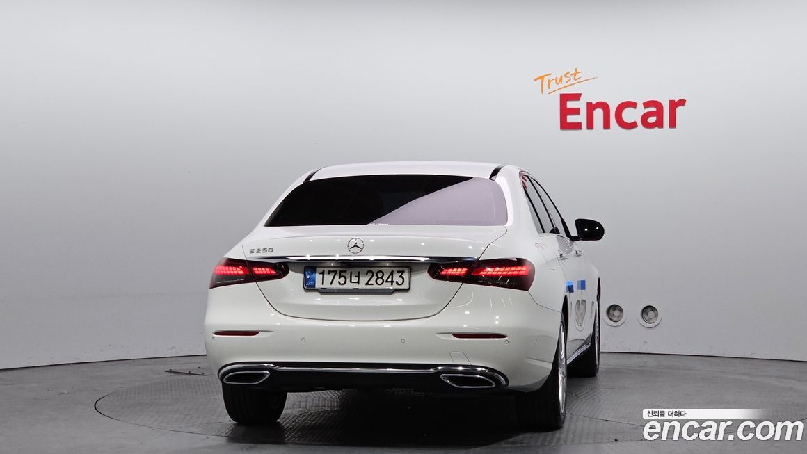 Mercedes-Benz E-Class 2021
