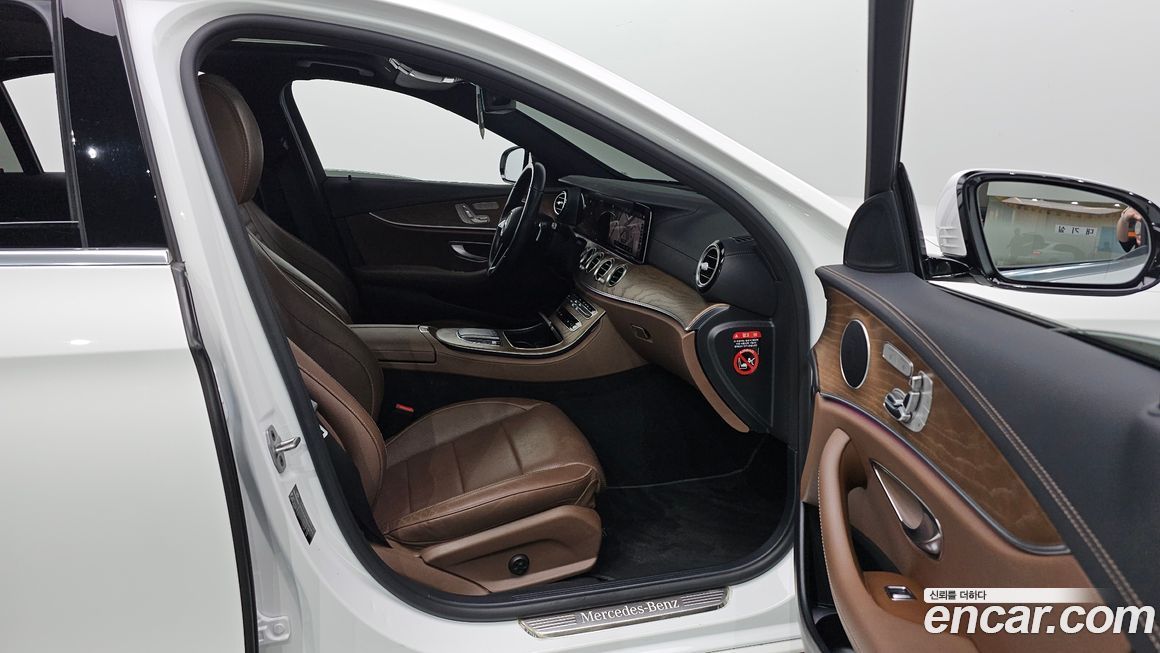 Mercedes-Benz E-Class 2021