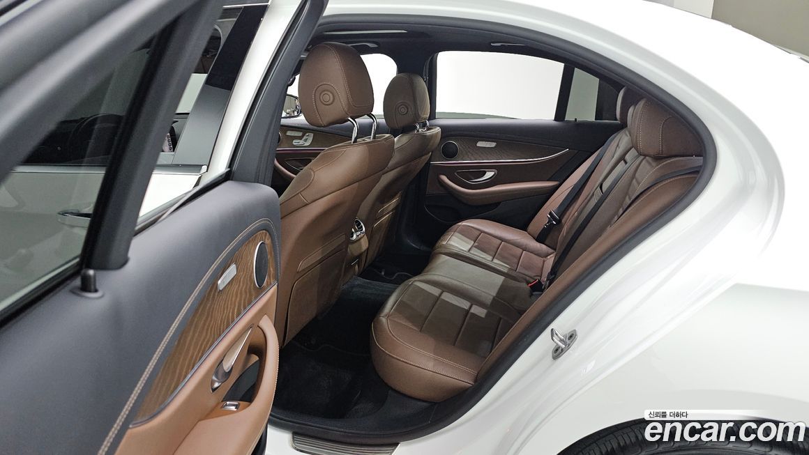 Mercedes-Benz E-Class 2021