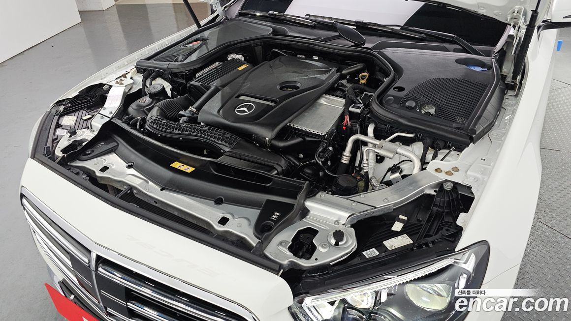 Mercedes-Benz E-Class 2021