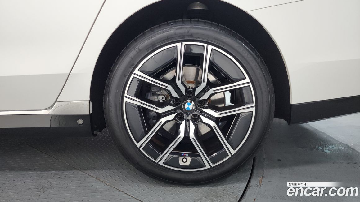 BMW 7-Series 2024