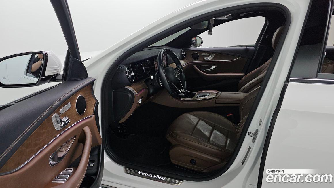 Mercedes-Benz E-Class 2021