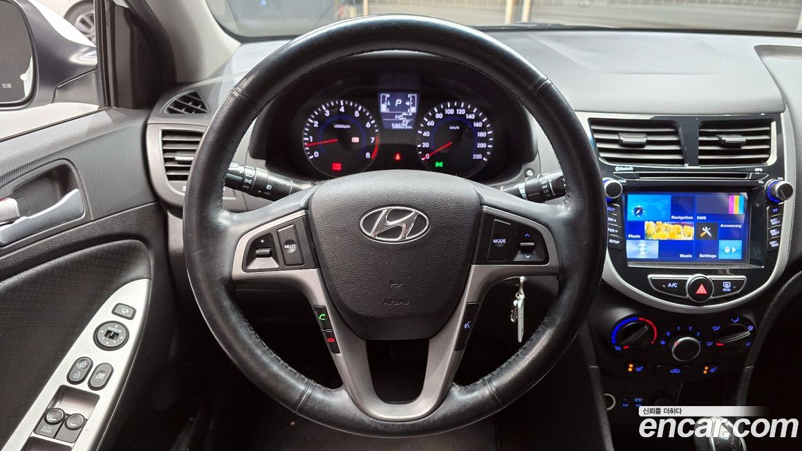 Hyundai Accent 2015