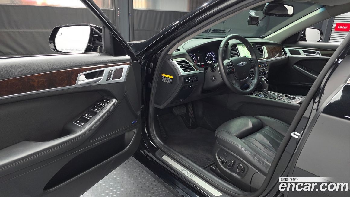 Hyundai Genesis 2016