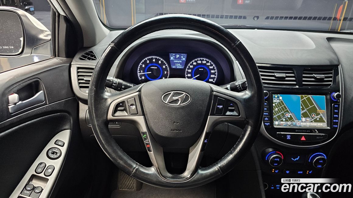 Hyundai Accent 2015