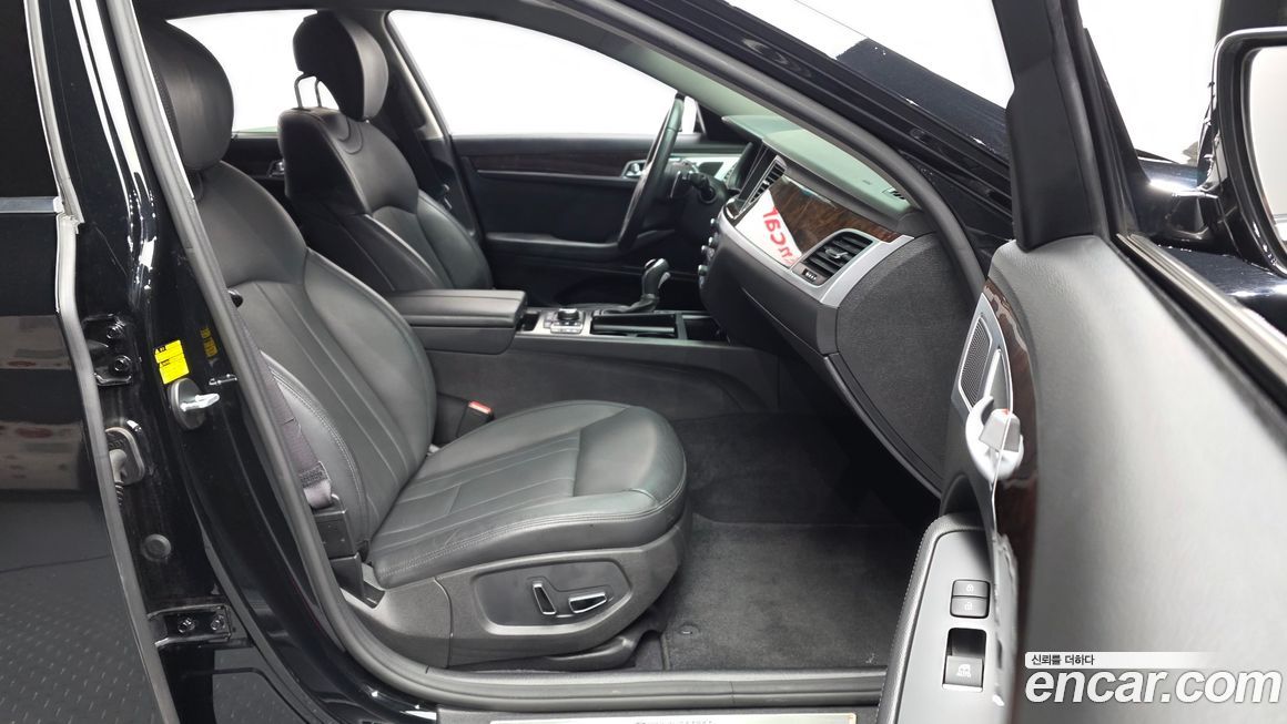 Hyundai Genesis 2016