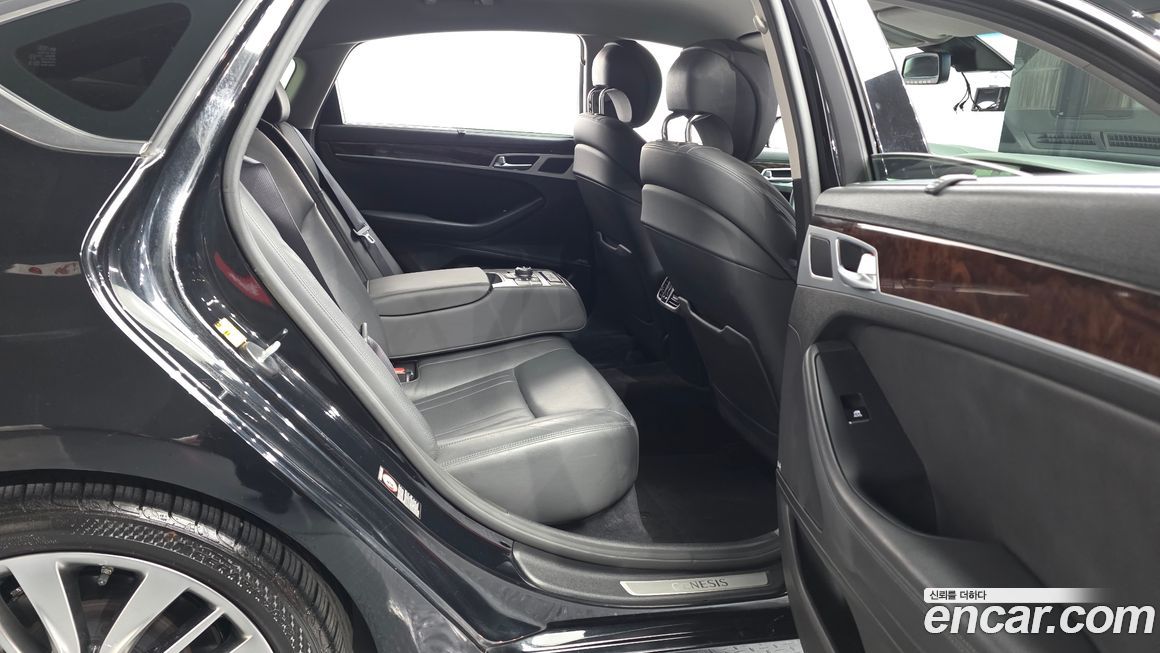 Hyundai Genesis 2016