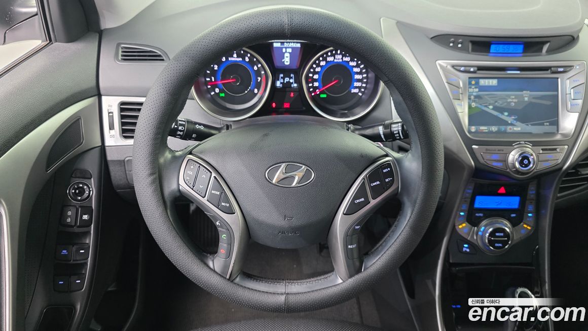 Hyundai AVANTE 2013