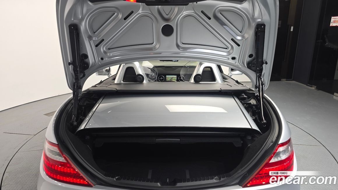 Mercedes-Benz SLK-Class 2012