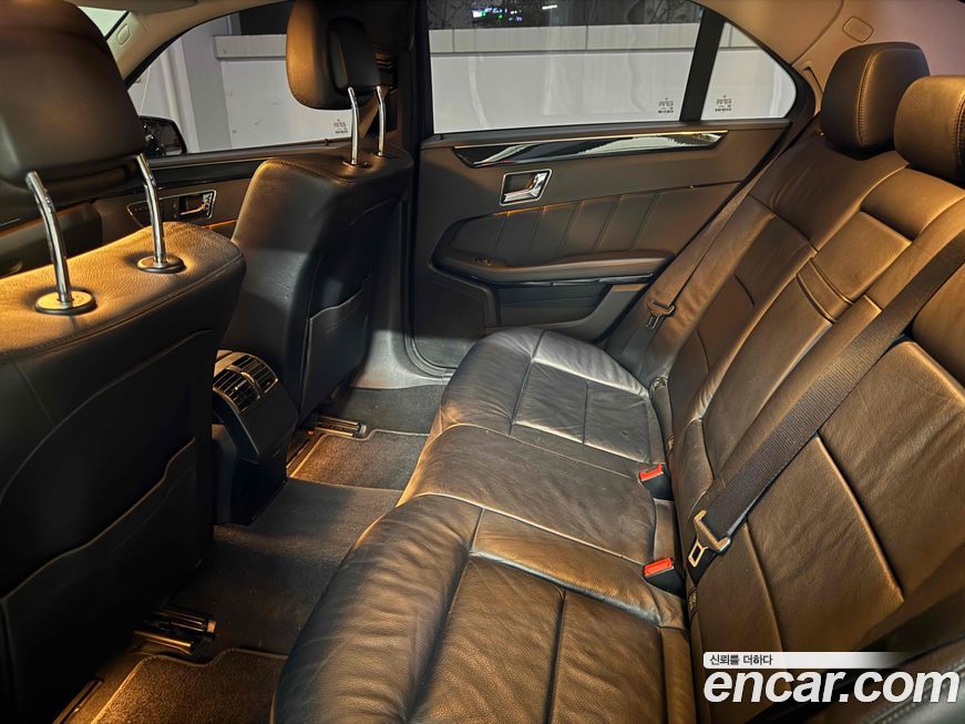 Mercedes-Benz E-Class 2011