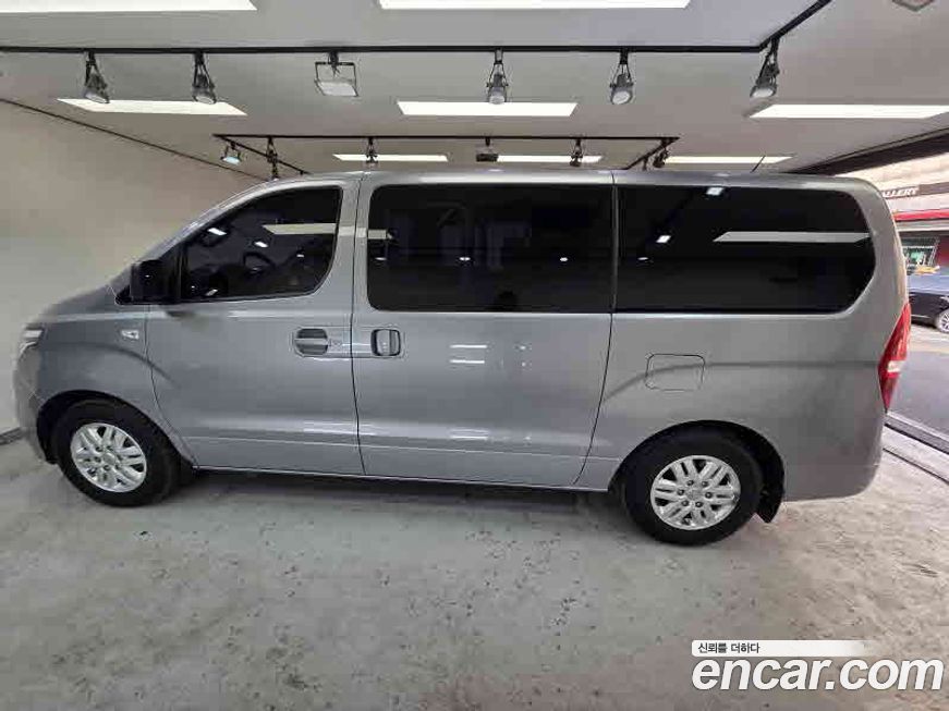 Hyundai Starex 2019