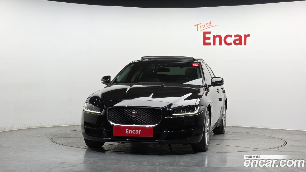 Jaguar XE 2018