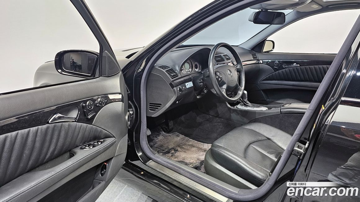 Mercedes-Benz E-Class 2003