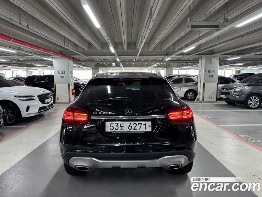 Mercedes-Benz GLA-Class 2019