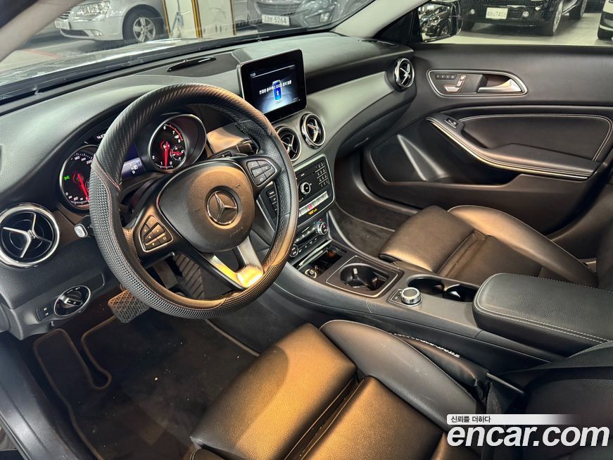 Mercedes-Benz GLA-Class 2019