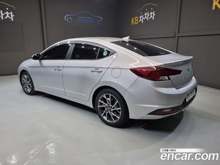 Hyundai AVANTE 2019