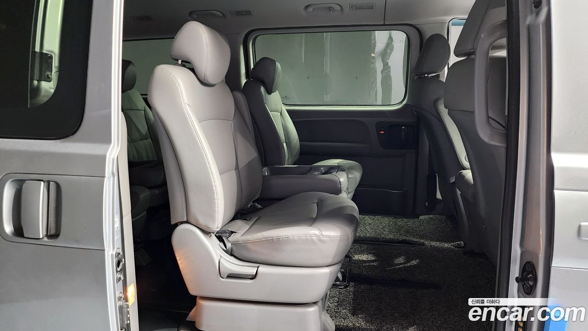 Hyundai Starex 2021