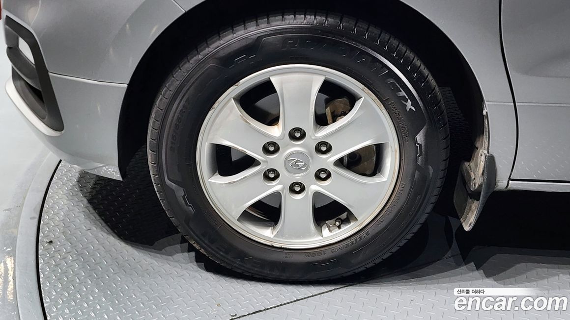 Hyundai Starex 2021